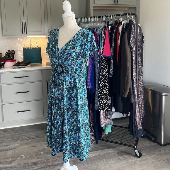 Studio I Classic Fit and Flare Dress in Blue Green Print Buckle at Waist… - Picture 2 of 9